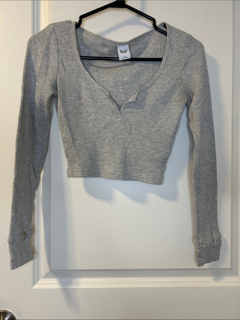 TNA Light Gray Ribbed V-Neck Cropped Long Sleeve Top
